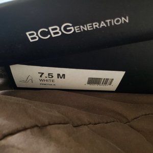 BCBG White, 7.5,  4' heels,